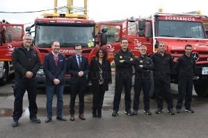 Diputación incorpora su primer camión contra incendios con equipos autónomos de respiración para los bomberos.