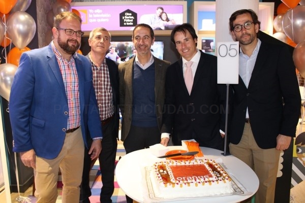 Inaugurada la nueva “Smart Store” de Orange en la calle Santa Eulalia