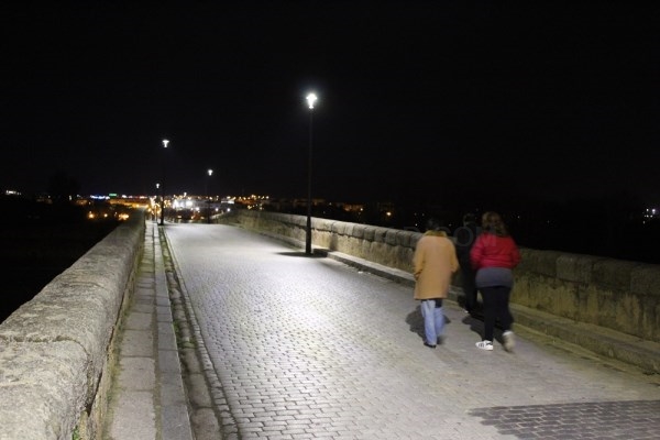 El Puente Romano cuenta ya con nuevas luminarias de tecnología Led.