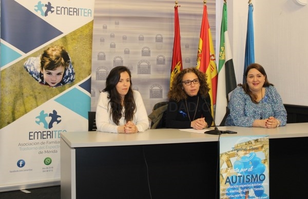 El Templo de Diana se iluminará de azul el domingo para celebrar la II Fiesta del Autismo.