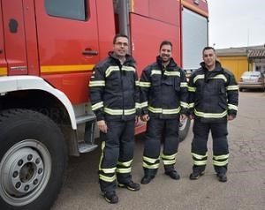 Nuevos trajes de intervención para los bomberos de la Diputación de Badajoz.