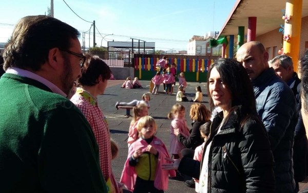 Educación invierte 287.000 euros en mejorar el colegio y el instituto de Aceuchal.