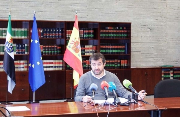 El desempleo bajó en 1.107 personas durante el pasado mes de diciembre en Extremadura