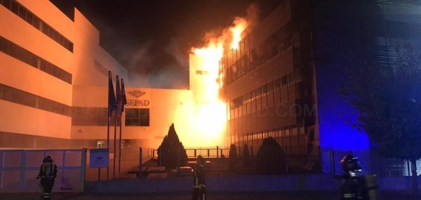 El edificio del SES en Mérida sufre un incendio originado en su sala de calderas