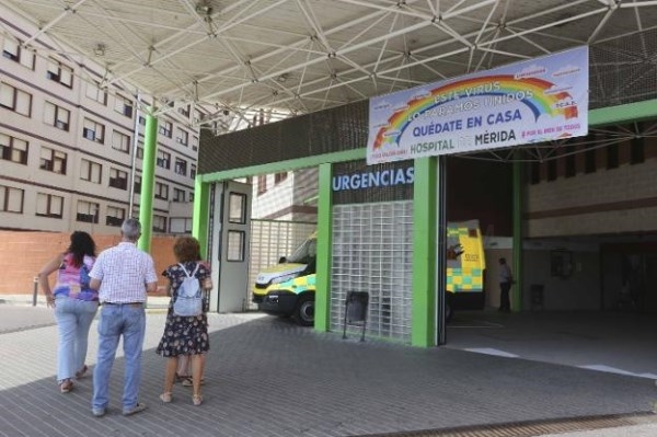 Familiares de enfermos del hospital de Mérida piden no compartir la planta covid