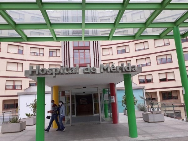 El Hospital de Mérida renueva la monitorización de la UCI para los pacientes covid