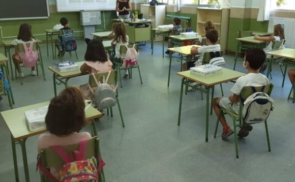 37 familias participan en un programa contra el absentismo escolar