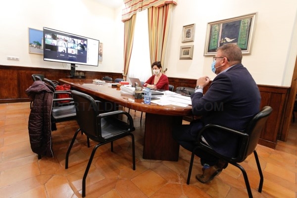 El Ayuntamiento pone en marcha un programa de préstamo tecnológico para los centros educativos de la ciudad