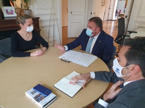 El alcalde de Mérida y presidente del GCPHE trabaja en París la recuperación del turismo francés tras la pandemia