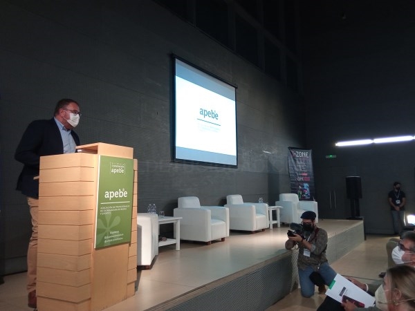 El Alcalde apoya la apertura gradual de la economía en la convención de los profesionales extremeños de bodas y eventos