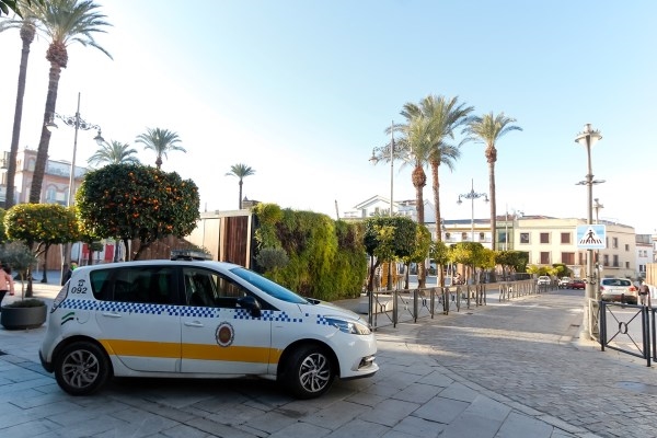 Incautados varios pares de zapatillas en el Mercadillo