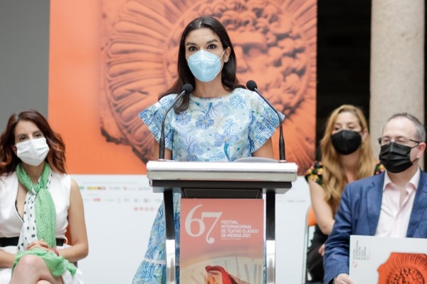 La delegada de Turismo destaca la “fuerza arrolladora de la mujer” que transmite Ana Belén en cada uno de sus personajes