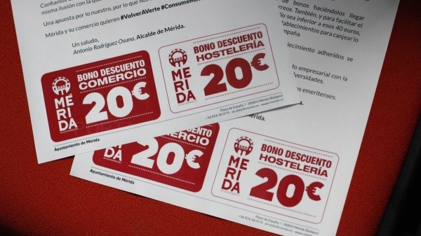 LA CAMPAÑA FINALIZARÁ EL PRÓXIMO 7 DE AGOSTO El consistorio entrega 15.000 bonos más para canjearlos en negocios con cupo disponible