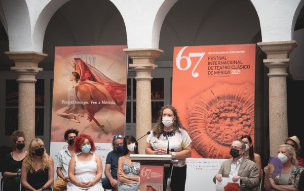 Carmen Yañez tilda de “magnífica” la 67 edición del Festival de Teatro en la presentación de la última obra