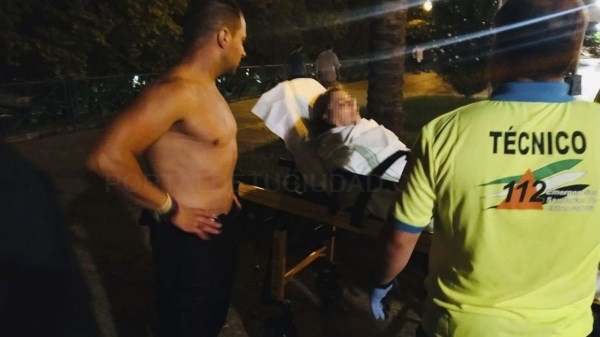 Agentes de la Policía Nacional rescatan a una mujer del río Guadiana