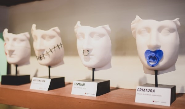 Más de 5.000 personas han visitado “Ars Fatum. Mascaras que falam” de Terracota Mérida y Samuel López-Lago en Lisboa