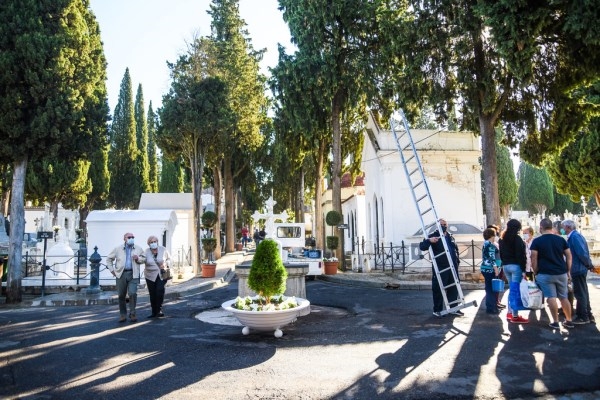 El Ayuntamiento ya tiene dispuesto el dispositivo de Todos los Santos y Día de Difuntos en el Cementerio