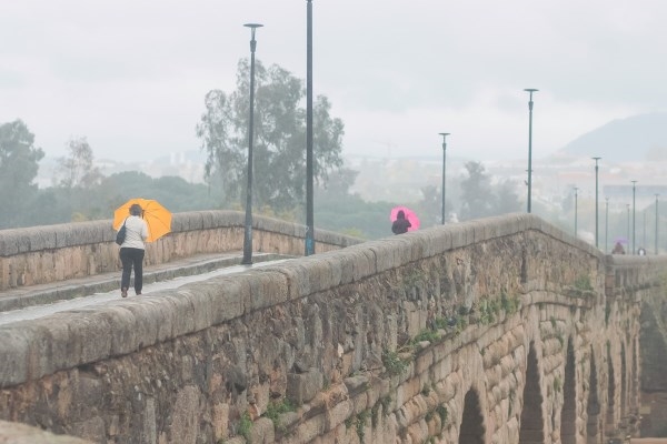 Aviso amarillo por lluvias hasta la medianoche de mañana sábado