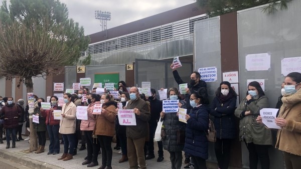 Padres del colegio Giner de los Ríos piden que siga el equipo directivo