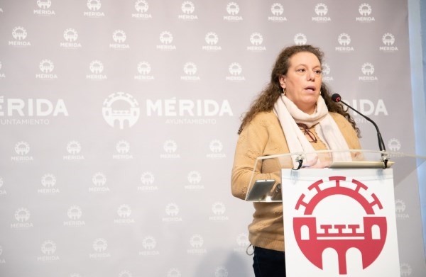 La portavoz municipal, Carmen Yáñez, manifiesta que “no se va a permitir que nadie extorsione al ayuntamiento y que un grupo político lo ampare»