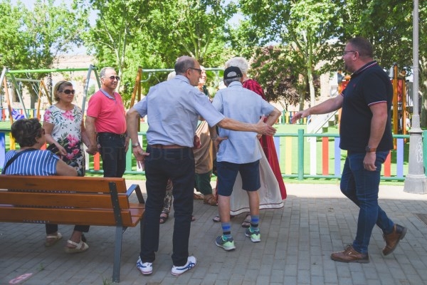 Finalizan los trabajos de renovación del área de juegos infantiles del parque de la barriada de San Luis, junto al Acueducto de san Lázaro