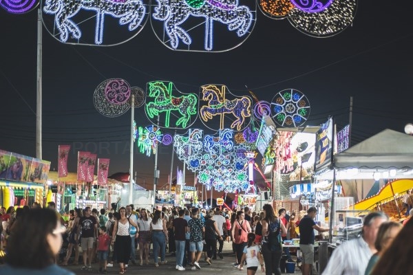 El ayuntamiento instalará un hilo musical en el recinto ferial con la misma música y con regulación de decibelios para las atracciones