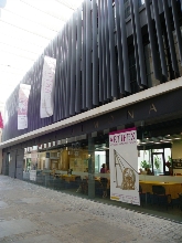 Fachada Edificio de la Almona