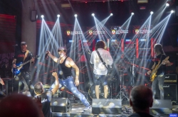 La lluvia no impidió que se disfrutara de la gran noche del rock