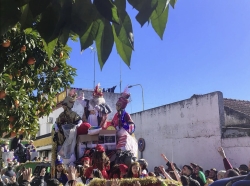 Los barrios se llenan de ilusión para despedir a los Reyes Magos