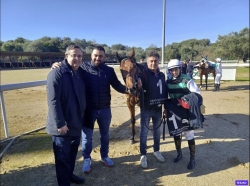 Tres victorias del entrenador argentino Óscar Anaya