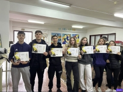 La promoción del ajedrez sigue en varios institutos