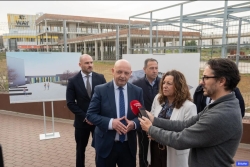 Adjudicación de las obras del IES y del colegio de Primaria en Entrenúcleos