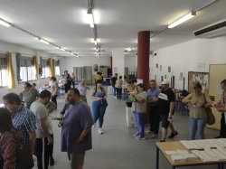 Cruz Roja y Protección Civil facilitan el voto a mayores y movilidad reducida