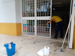 CCOO advierte de problemas higiénico-sanitarios por la falta de personal de limpieza en centros educativos de Sevilla