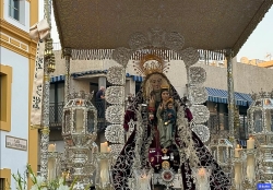 La procesión de Santa Ana en Dos Hermanas une generaciones de fe