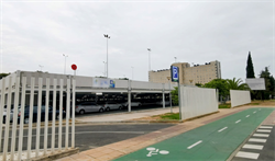 El nuevo aparcamiento del Hospital de Valme duplica sus plazas