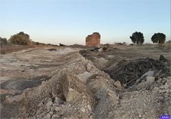 Unas obras amenazan a la Torre Mochuela de Dos Hermanas