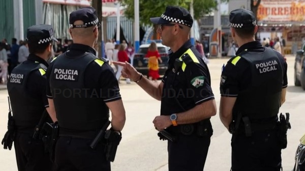 Condenado por pelearse con cuatro policías de Dos Hermanas tras una discusión por sus mascotas. 'Para perros, ustedes'
