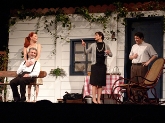 Representación teatral de la obra Todos eran mis hijos