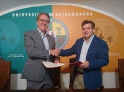 La UEx y la Fundación Bancaria Caja de Extremadura crean los Premios de Excelencia Educativa en el Colegio Mayor Universitario San José