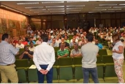 Más de 250 empresarios en la reunión convocada por la Presidenta de la Diputación para hablar de la situación del sector