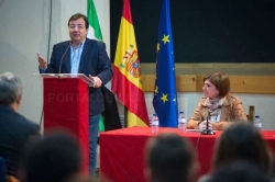 Fernández Vara destaca la aportación realizada por las bandas de música a la historia de Extremadura.