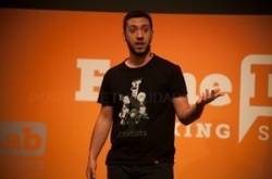 El extremeño Pedro Daniel Pajares participa en la final española de Famelab.