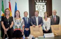 El Ministerio de Fomento se compromete a que el ferrocarril en Extremadura sea una prioridad de primer nivel