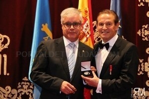 Pedro Fernández Salguero, medalla de oro del Foro Europeo Cum Laude