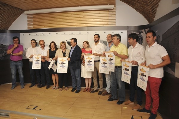 Dulce Pontes, Sierra de Gata y la Federación de Asociaciones Extremeñas en Euskadi, galardonados con las Tencas de Oro 2016