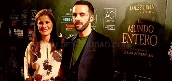 Gil Rosiña destaca el trabajo de los jóvenes creadores extremeños en el estreno de 'El mundo entero'