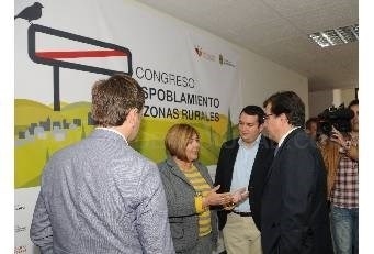 La presidenta de la Diputación propone un “pacto político y social contra el despoblamiento rural en España”