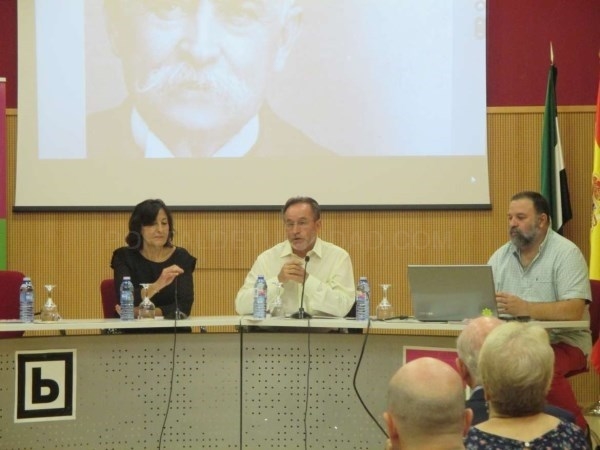 Cultura reconoce la contribución de figuras como Vicente Paredes a la identidad extremeña y la historia de España