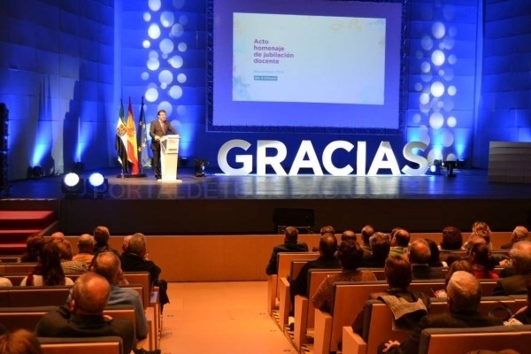 La sociedad necesita del talento y experiencia de los docentes jubilados.Guillermo Fernández Vara